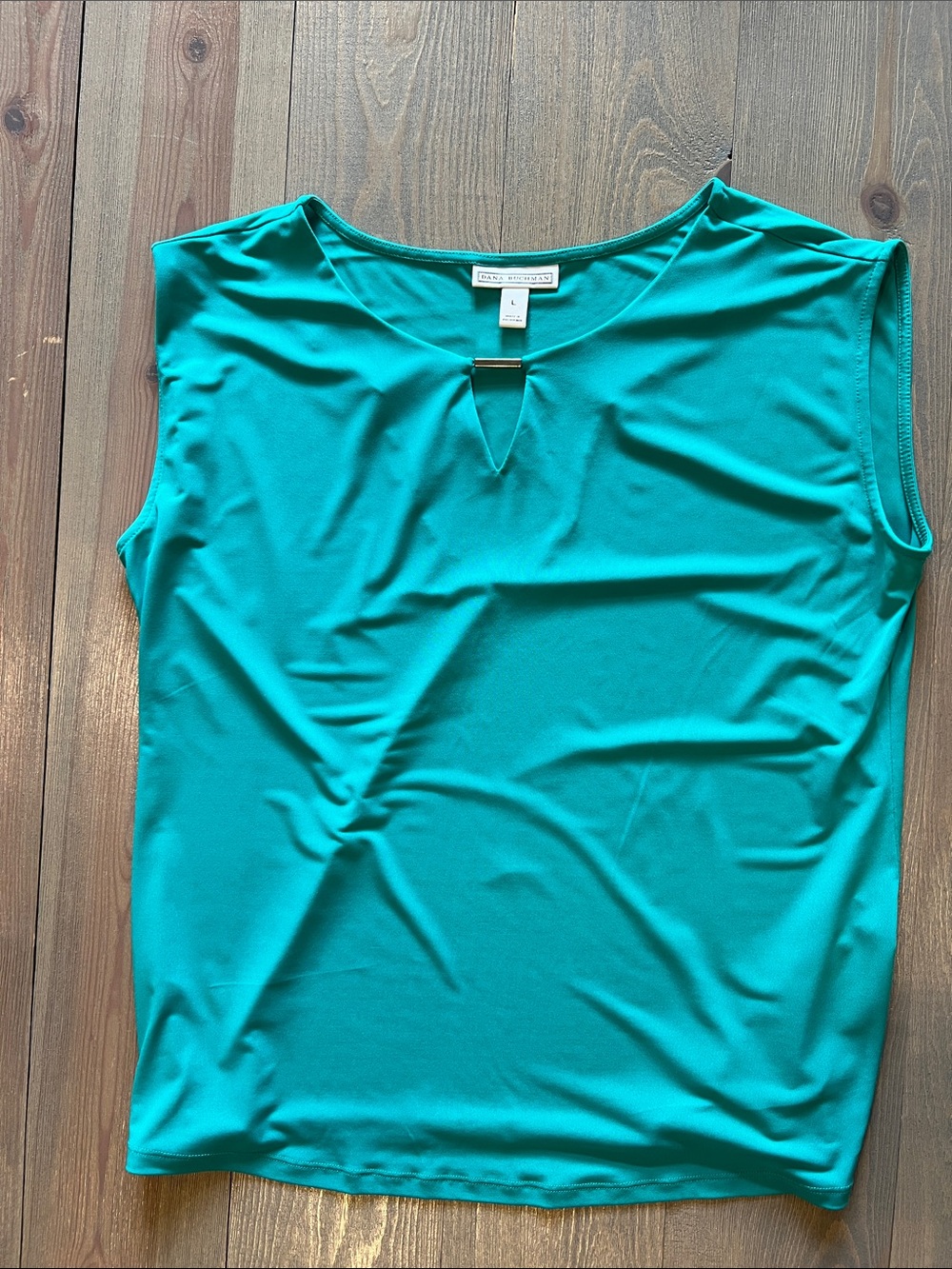 Dana Buchman turquoise green slinky knit tank top blouse w/gold neck detail. L